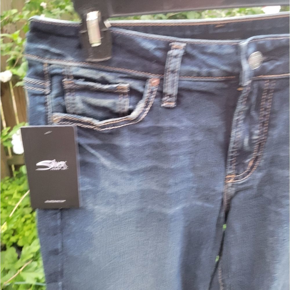 Silver Jeans - Picture 5 of 13